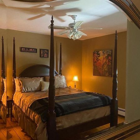Toba'S Bed & Breakfast Lunenburg Eksteriør bilde