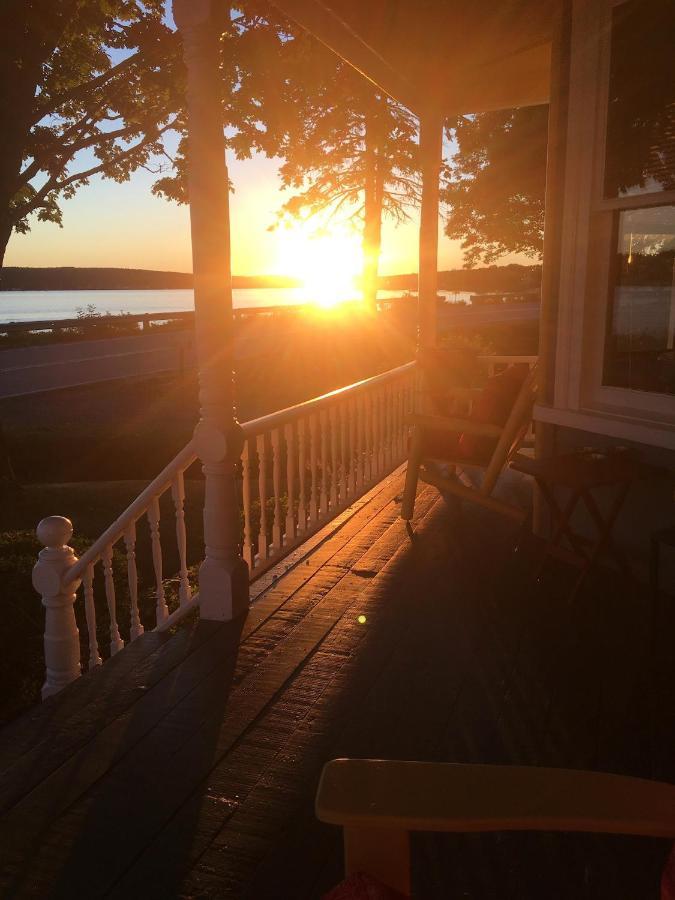 Toba'S Bed & Breakfast Lunenburg Eksteriør bilde