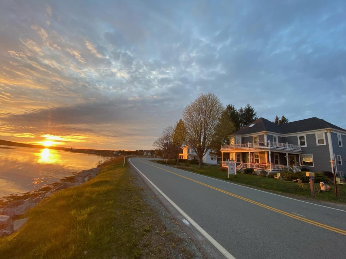Toba'S Bed & Breakfast Lunenburg Eksteriør bilde