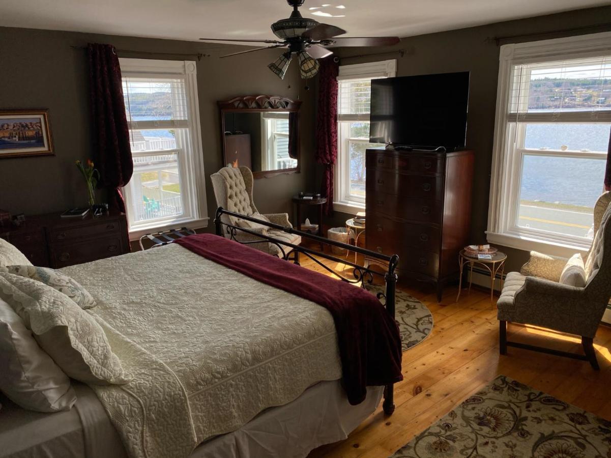 Toba'S Bed & Breakfast Lunenburg Eksteriør bilde