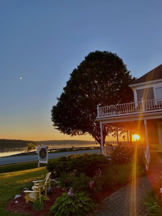 Toba'S Bed & Breakfast Lunenburg Eksteriør bilde