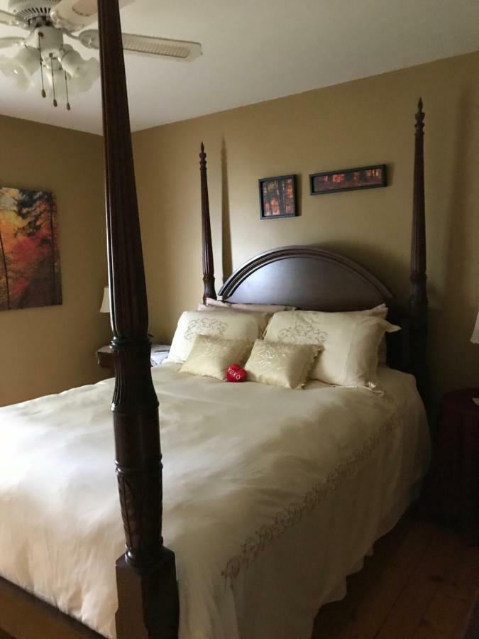 Toba'S Bed & Breakfast Lunenburg Eksteriør bilde